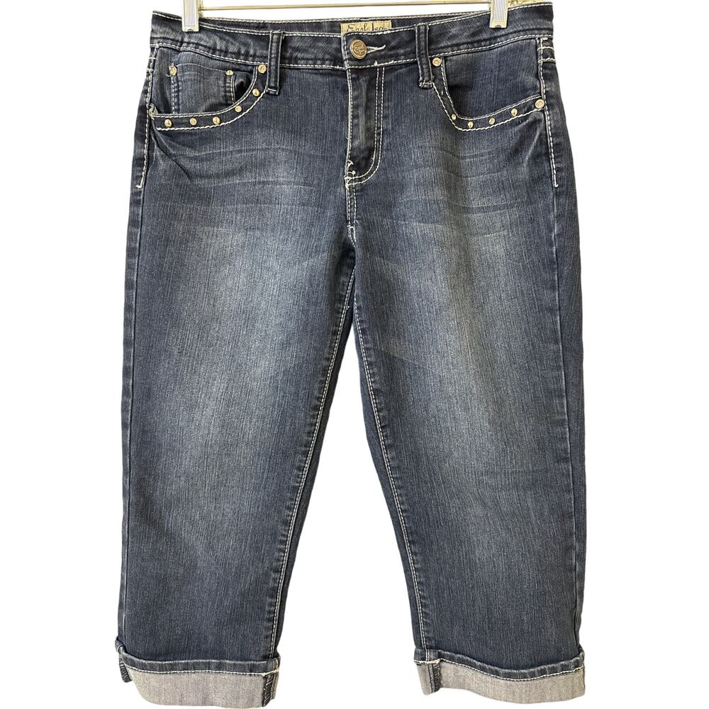 Earl jeans, Size 8 Bling Pockets Cuffed Capris, One Silver Stud Missing
